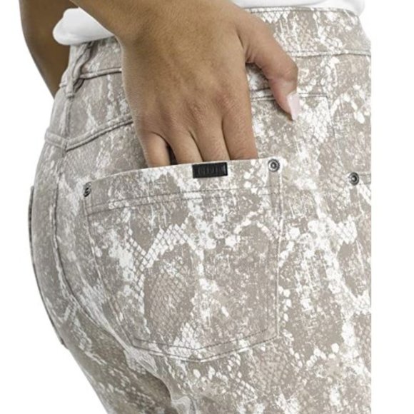 HUE U22479 High Rise Denim Capri Leggings Faded Python Taupe - Picture 2 of 3